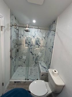 🚿 Frameless Glass Shower Doors