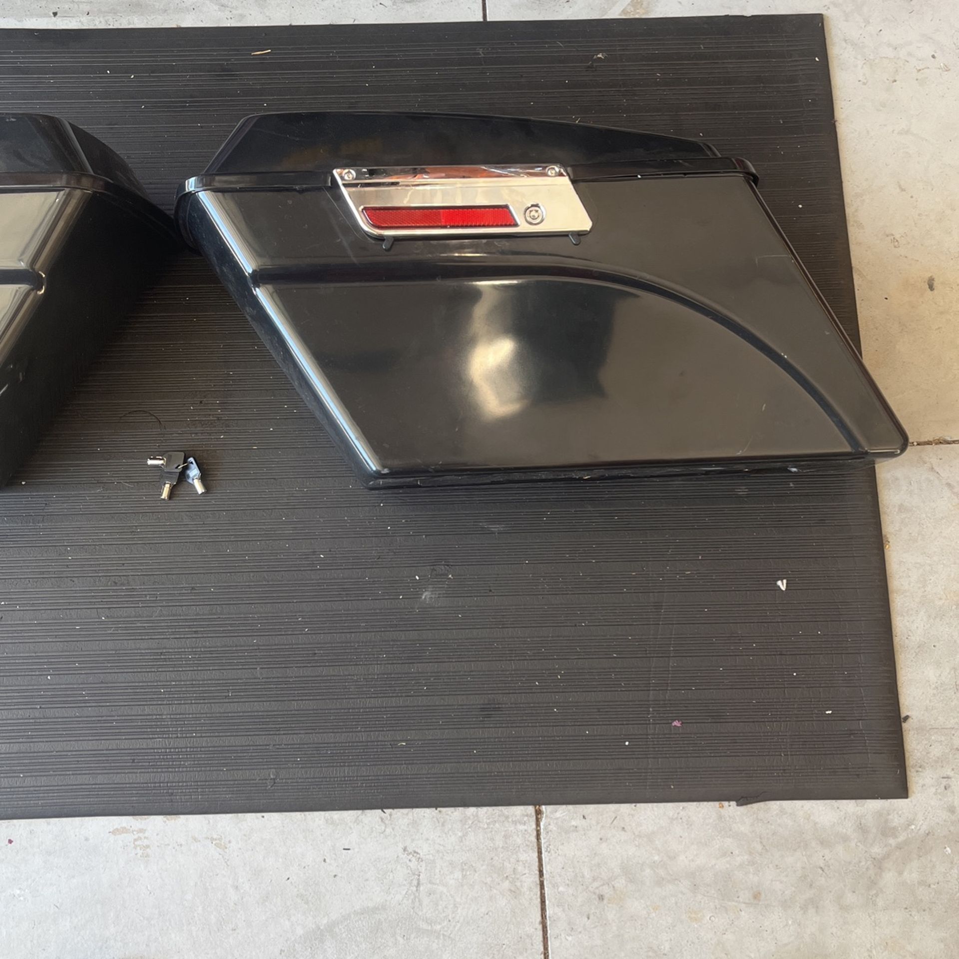 Harley Hard Bags W/ Keys & Locks for Sale in Menifee, CA OfferUp