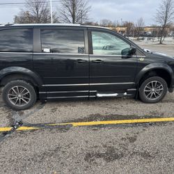 2017 Dodge Caravan Handicap