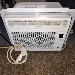 Air Conditioner 5000 Btu Works Great 