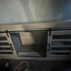 Entertainment center