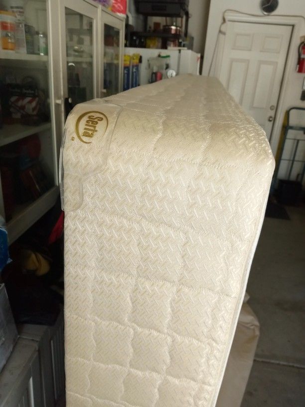 Box Spring Serta 👑queen