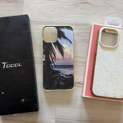 Apple iPhone 14 Pro Max cases and screen protector