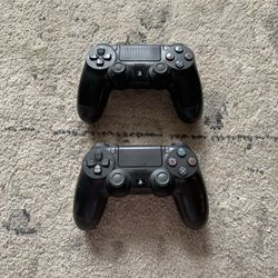 2x PS4 Controllers