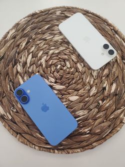 Apple iPhone 16 (Unlocked) - Pre Owned
