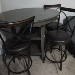 Kitchen Table & Stool chairs 