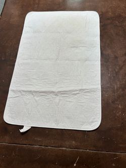 Crib mattress protector
