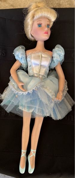 DISNEY PORCELAIN DANCING CINDERELLA BALLERINA DOLL