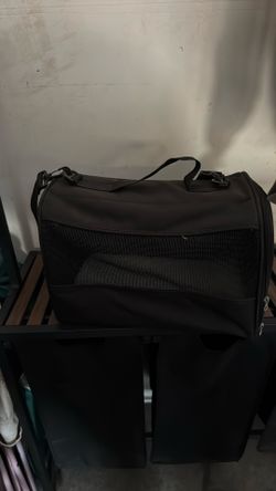 Dogs/cat carrier