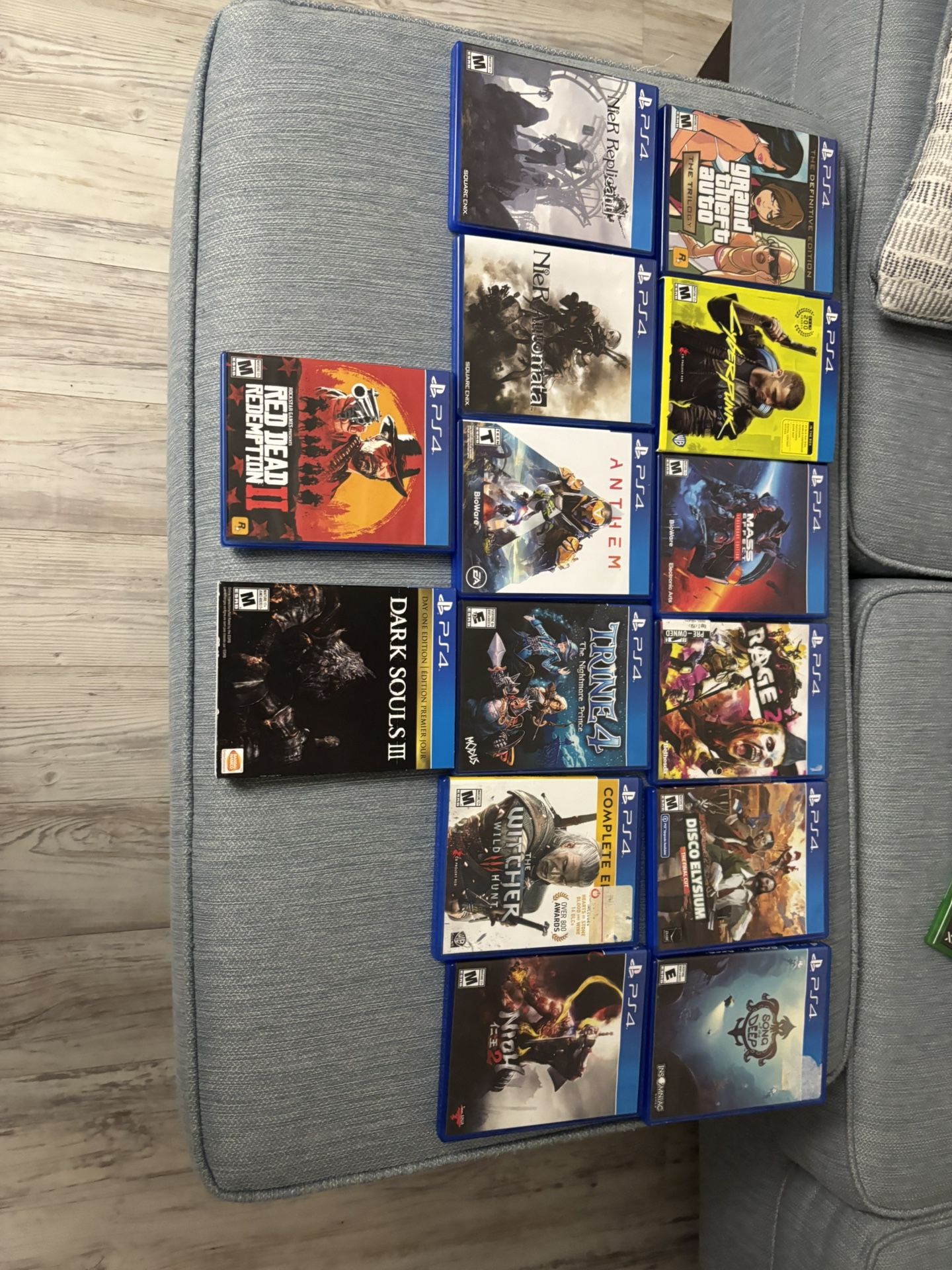PS4 games in excellent condition