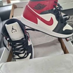 Nike Air Jordan 1 Mid Women's Sneakers Size 7