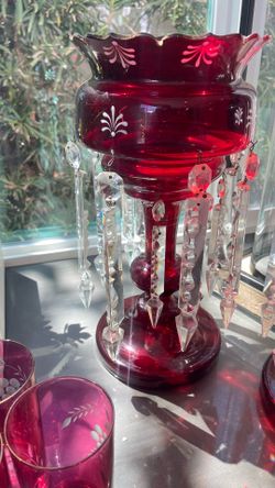 Ruby red mantle lusters