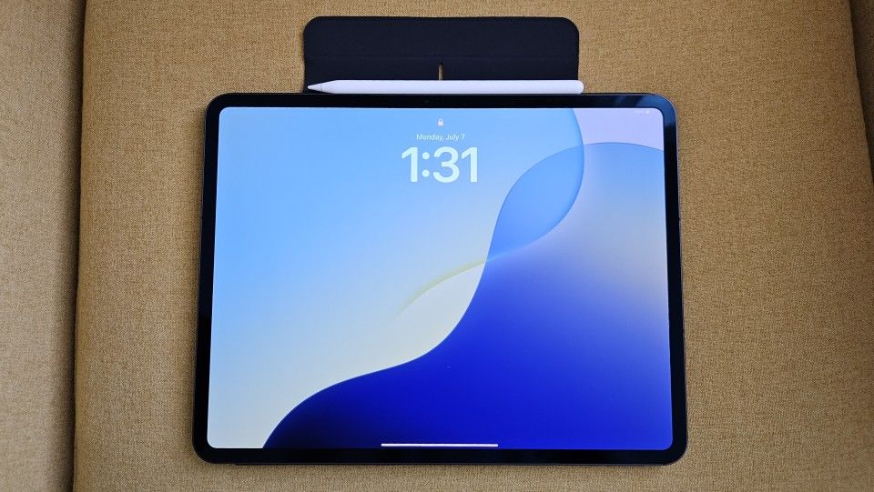 iPad Pro 13” M4 (1TB) + Apple Pencil Pro + Case – Like New