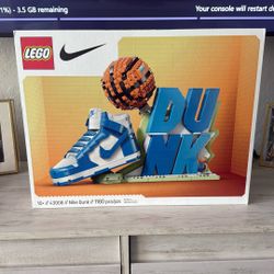 LEGO Nike Dunk Set 43008 – Brand New, Sealed 