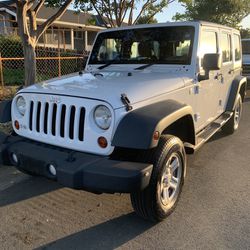 2013 Jeep 4x4 Wrangler 1 owner 79000 miles automatic 