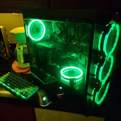Gaming PC with RGB Keyboard
