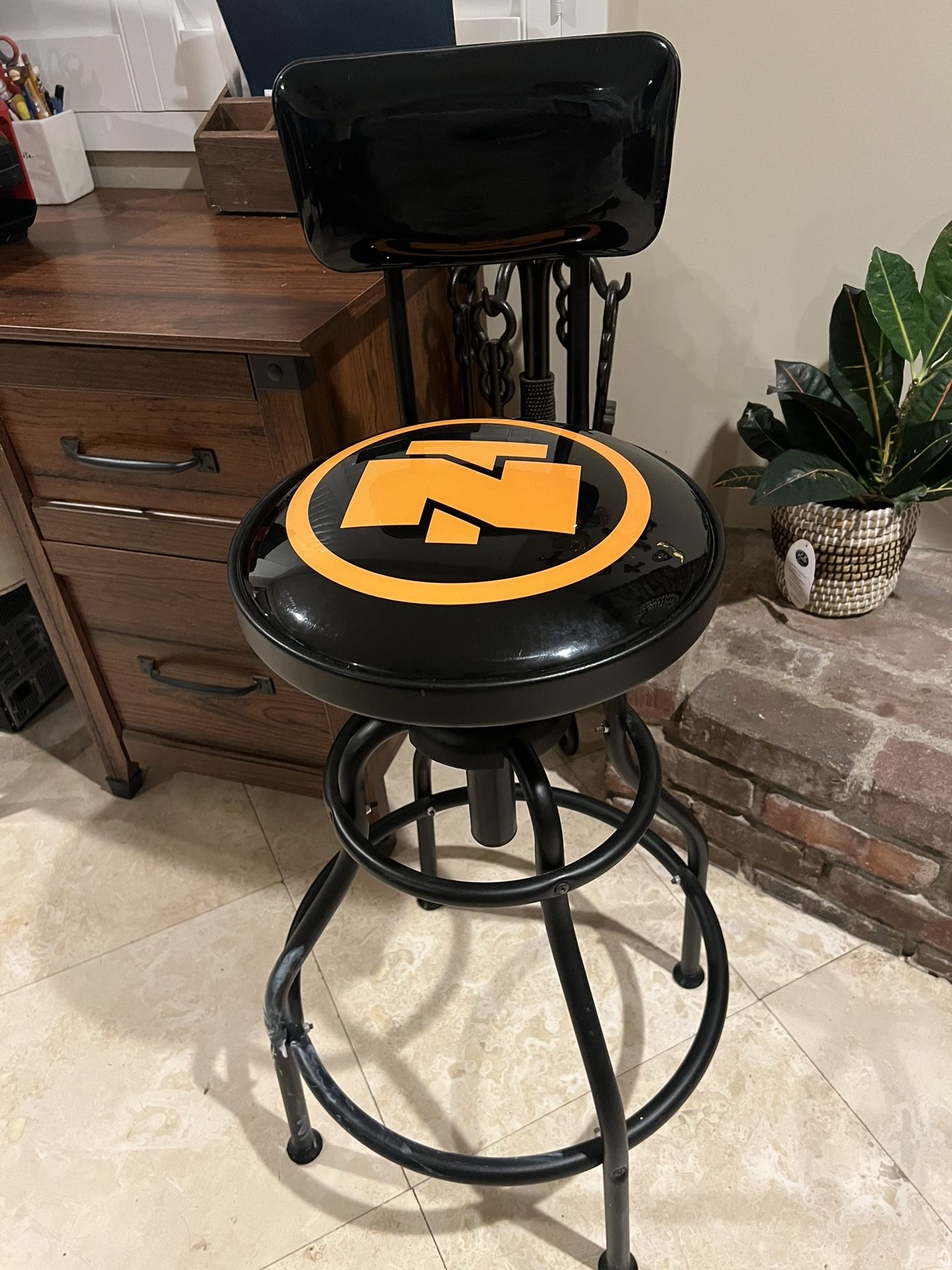 Northern Tool Swivel Stool With Back Rest