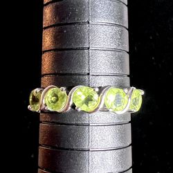 Peridot S Sterling Silver Ring (Green Gem) - Size 10