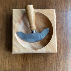Wooden Bowl With Single Handle Chopper
