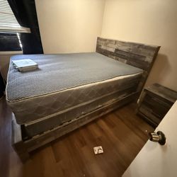 Free Queen Mattress+box Spring 