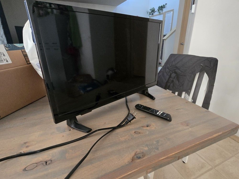 Insignia 24in TV