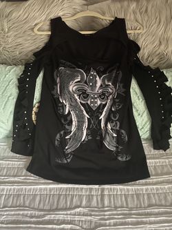 women’s shirt
