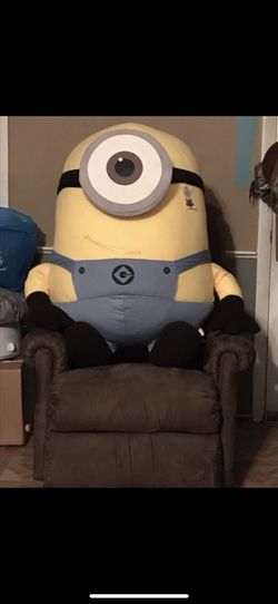 Giant Minion with tags