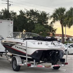 Tahoe Q4 — Excellent Condition | 60 Hours | New Trailer  Tahoe Q4 in very good condition. Boat has been used carefully and only in freshwater — no sal