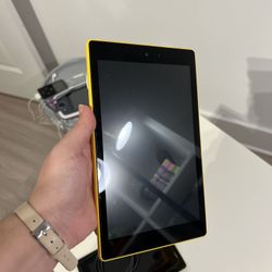 Fire Kindle HD 8 Yellow With Charger
