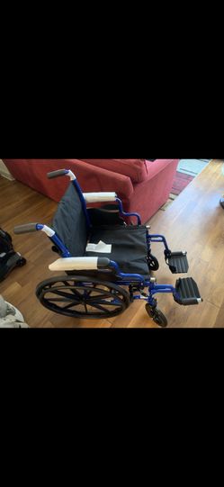 Brand New Wheelchair Retails Over $500 At The Store Asking $500