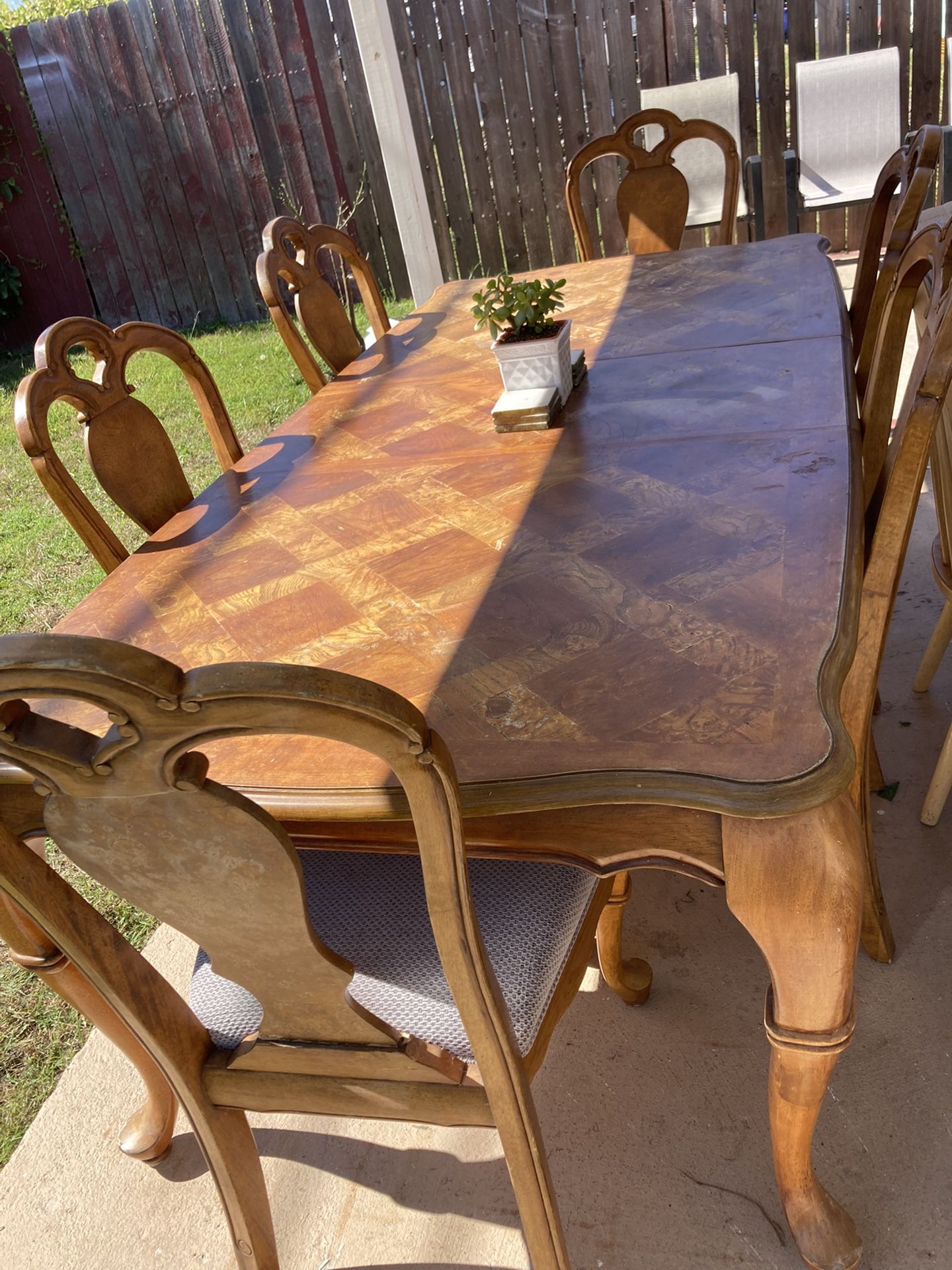 Dinning Table