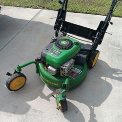 John Deere Self Propelled Lawn Mower 