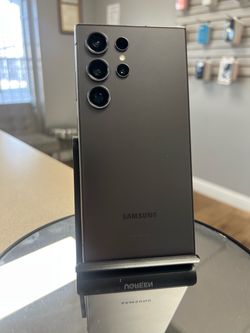 Samsung Galaxy S24 ultra unlocked 256 Gb