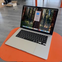 Apple 15” MacBook Air M3 Chip 16GB Ram 256SSD! 90 day warranty! We offer financing!