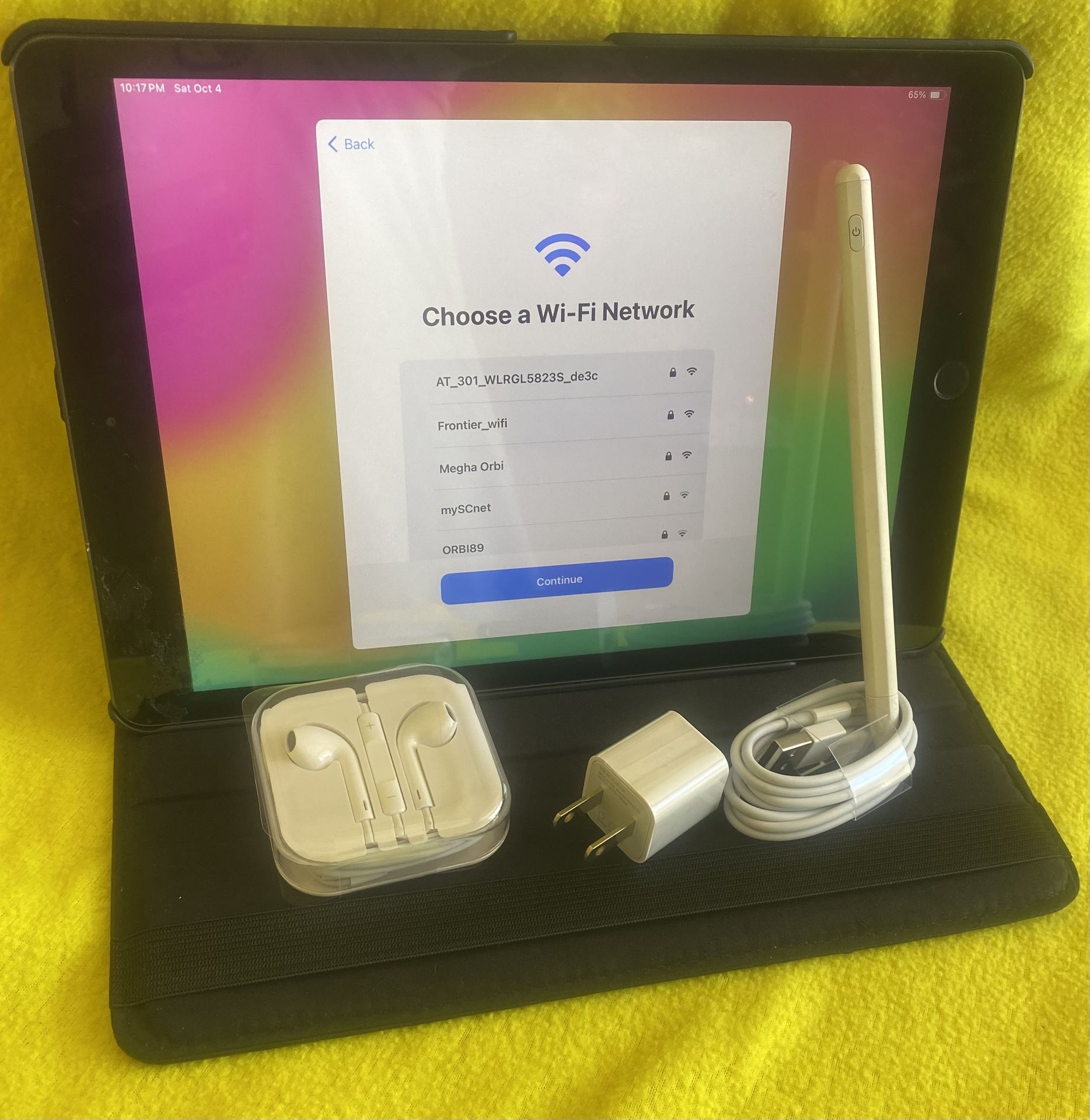 Apple IPad 7th Generation (10.2” Retina /Latest IOS 18) 32GB case & Accessories