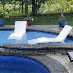 Pool Lounge Chairs