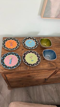 Free! 4 appetizer fun glass plates and 2 snack serving metal bowls