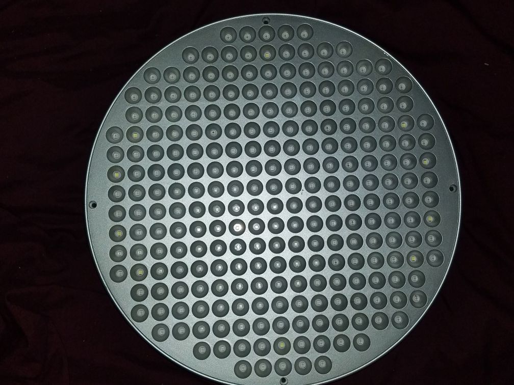 LED grow light
