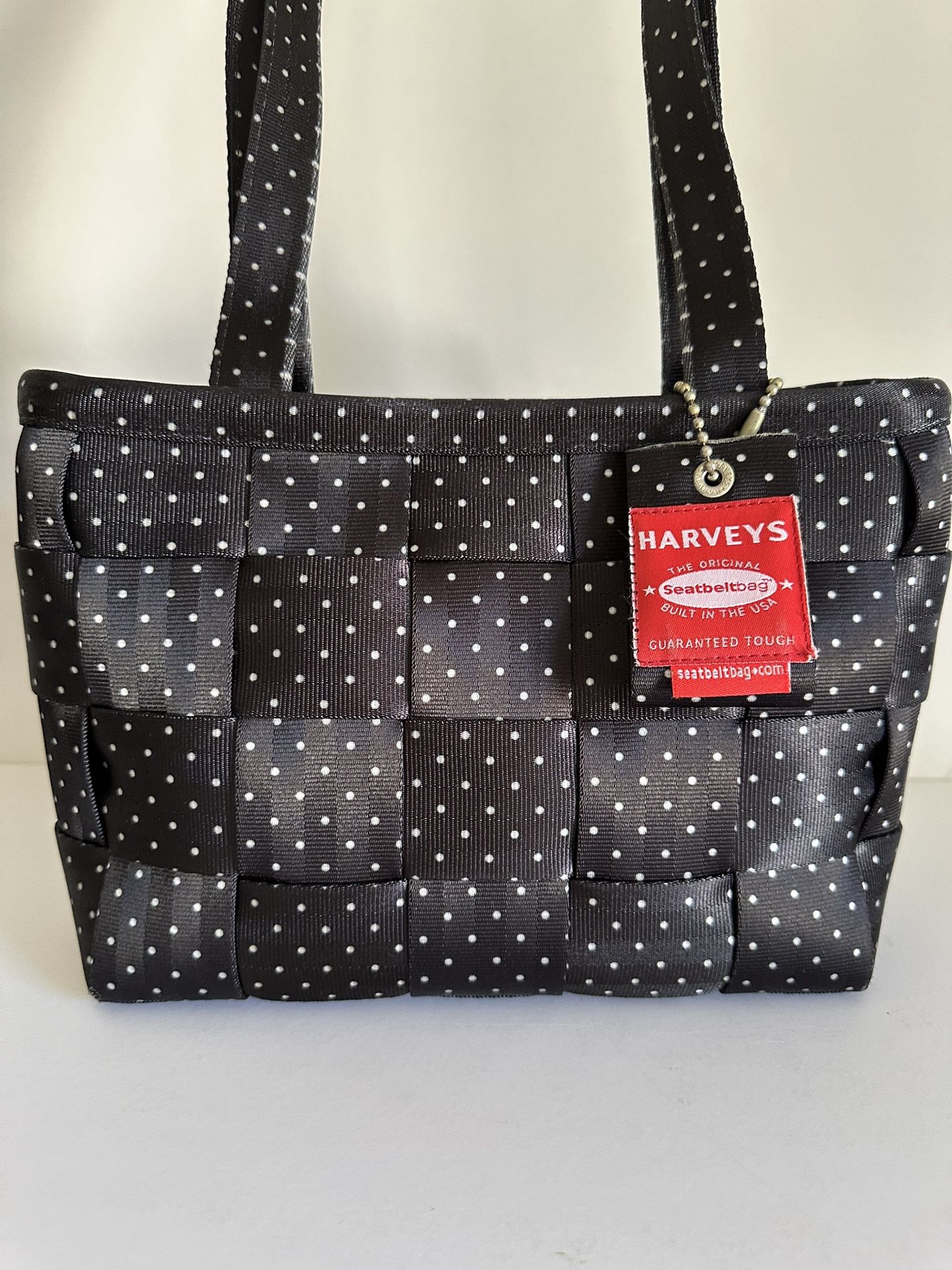 Harveys Seatbelt Black and White "Dottie" Medium Tote In EXCELLENT Condition