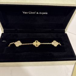 *BEST OFFER* Van Cleef Bracelet 