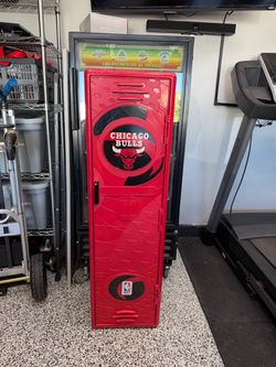 Chicago Bulls NBA Locker-Style Mini Fridge