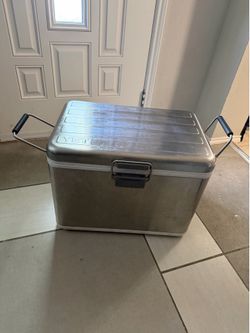 YETI V Series stainless steel Cooler