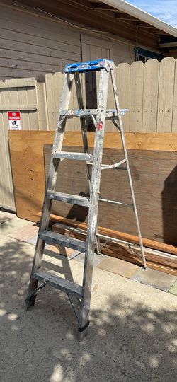 Ladder 🪜 6-Foot