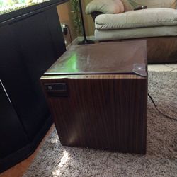 VINTAGE "GE Mini Fridge"