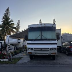 2001 Winnebago Adventurer 37G