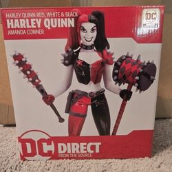 Harley Quinn Red, White, Black Figure