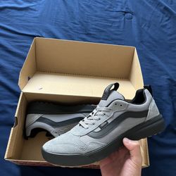 Vans Range Shoes 