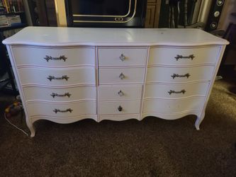 9 Drawer Vintage White Dresser