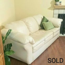 Great Condition! Leather Couch Ivory colored  -CASH ONLY, PICKUP ONLY (in Awhatukee) 92"wide x 34"tall x 38"deep, sofa
