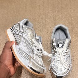 Bottega Vendetta Orbits